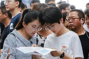 统治力十足！浓眉全场获得14次罚球机会 比猛龙全队多1次